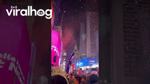 Confetti Flying in the Sky on NYE || ViralHog