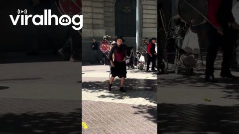 Street Performers Dancing and Drumming in Santiago, Chile || ViralHog