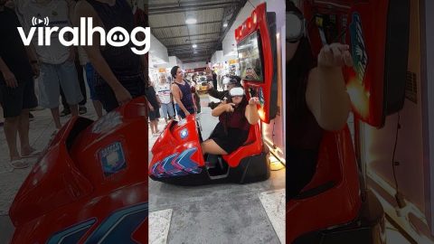 Women Fully Immersed in Virtual Reality || ViralHog