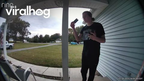 This DoorDasher Takes “No Soliciting” Seriously || ViralHog