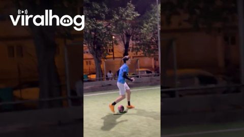 Soccer Player Shows Off a Unique Talent || ViralHog
