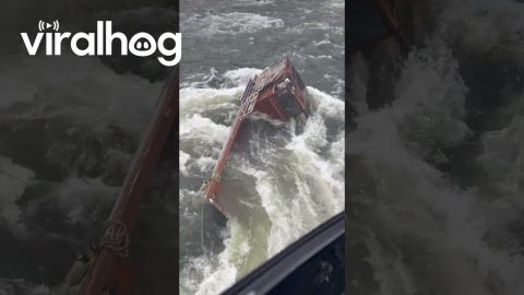 Boat Swallowed by Snake River in Hells Canyon || ViralHog
