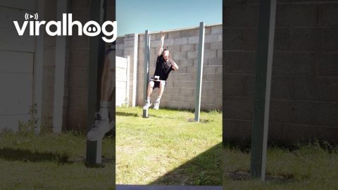 Man Drinks Smoothie While Holding Onto Pull Up Bar || ViralHog