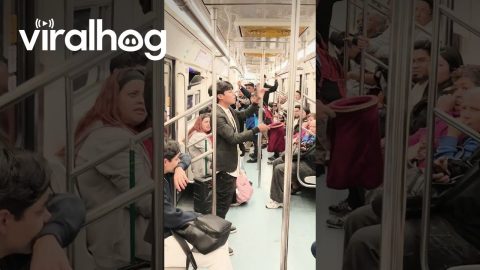 Magic Show on Subway in Mexico City || ViralHog