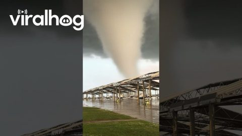 Tornado Forms Quickly Near Oklahoma Aircraft || ViralHog