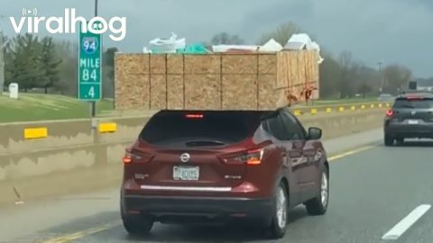 Homemade Car Roof Topper || ViralHog
