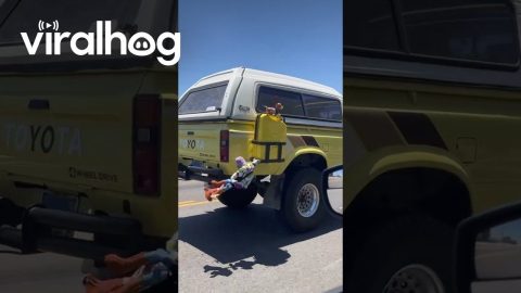 Toy Story Characters Riding Pizza Planet Truck || ViralHog