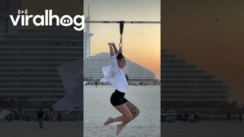 Hair Hanging at Sunset in Dubai || ViralHog