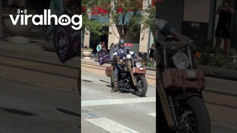American Superhero Rides Motorcycle To Fan Expo || ViralHog