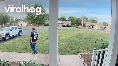 Good Samaritan Returns Lost Wallet || ViralHog