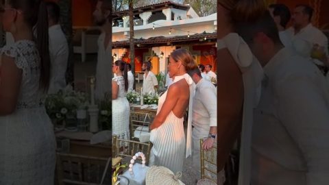 Woman Discreetly Puts Out Fire at Wedding || ViralHog
