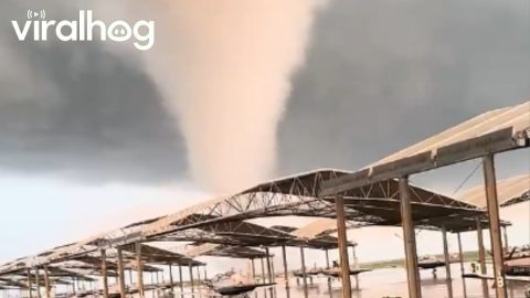 Tornado Forms Quickly Near Oklahoma Aircraft || ViralHog