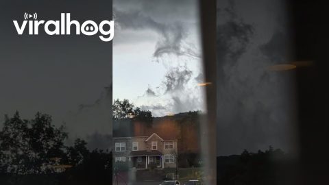 Awe-Inspiring SCUD Cloud Formation || ViralHog