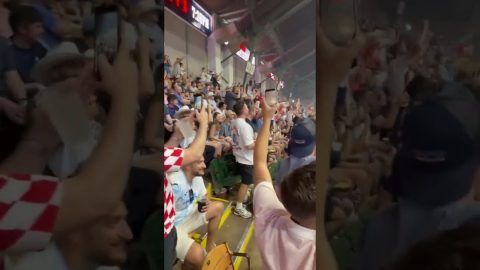 England Fans Visit Texas Rodeo || ViralHog