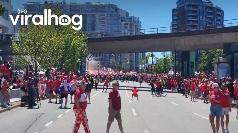 World Cup 2026 – Canada: Thousands of Fans Pack Downtown Vancouver Ahead of Qatar Game || ViralHog