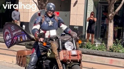 American Superhero Rides Motorcycle To Fan Expo || ViralHog