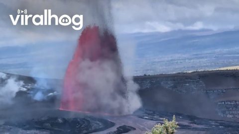 Kilauea Volcano Erupts In Towering Lava Fountain || ViralHog